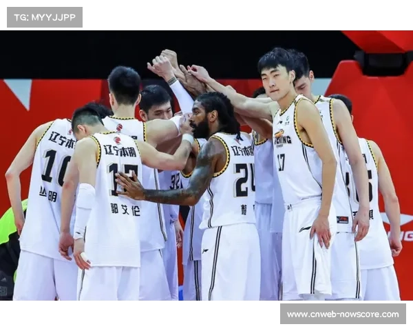 特鲁希略强势首回合KO诺沃亚 以8战全胜战绩震撼重量级工厂赛事